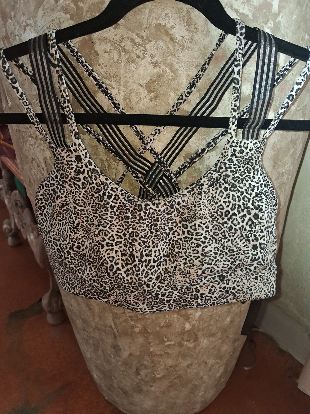Leopard Print Strappy Sports Bra - Black & White